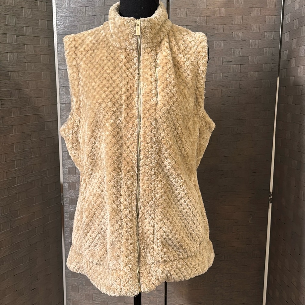 Soft and fuzzy beige Calvin Klein vest L